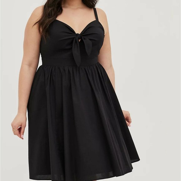 torrid Dresses & Skirts - NWT Torrid Poplin Tie Front Skater Dress Smocked Black Plus Size 5 5X H12802